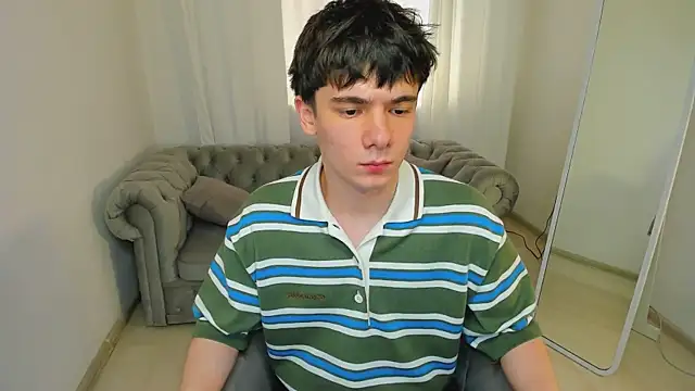 Snapshot of Ethan_Crowe chatting on July 24, 10:35 am Ethan Crowe online show from July 24, 10:35 am