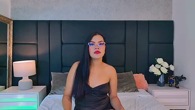 Snapshot of AliceLavenders chatting on June 29, 1:22 pm AliceLavenders online show from June 29, 1:22 pm