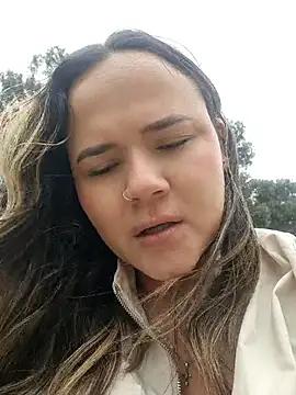 Snapshot of Mandy-moore28 chatting on July 4, 5:30 pm Mandy-moore28 online show from July 4, 5:30 pm