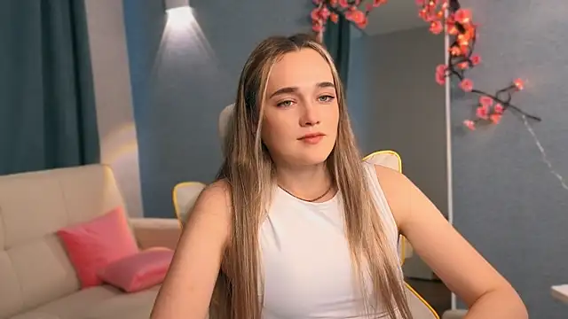 earthfantasyy online show from June 14, 2:19 pm