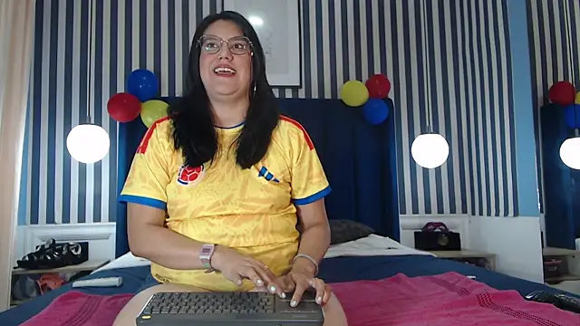Sallydickinson online show from June 26, 2:21 pm