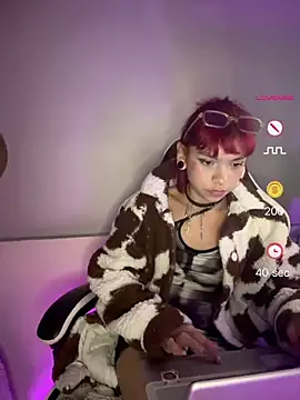 Snapshot of xLilyAngelx_ chatting on June 26, 10:41 am xLilyAngelx online show from June 26, 10:41 am