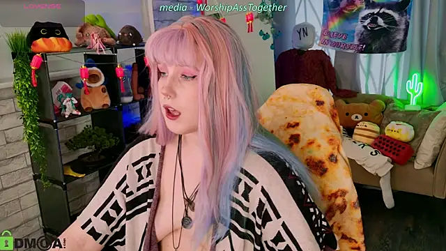 Snapshot of Candy-yeah chatting on July 21, 1:08 am Candy-yeah online show from July 21, 1:08 am