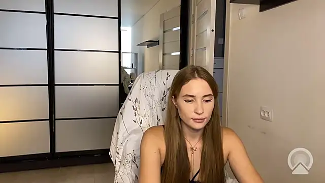 Snapshot of Miss_Luna_meow chatting on August 1, 10:36 am Miss Luna meow online show from August 1, 10:36 am
