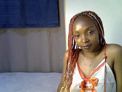 Snapshot of Petiteliz chatting on June 15, 7:16 pm Petiteliz online show from June 15, 7:16 pm