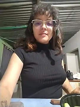 Snapshot of Melissa_Girat chatting on June 27, 11:43 pm Melissa Girat online show from June 27, 11:43 pm