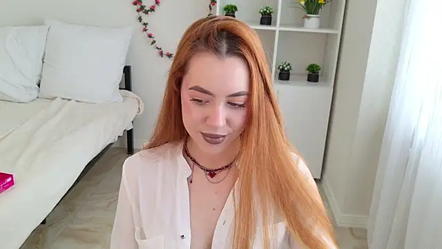Snapshot of Mirabella_Flower chatting on July 24, 5:16 am Mirabella Flower online show from July 24, 5:16 am