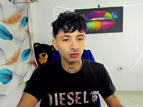 felix mSqueen online show from June 17, 2:14 am
