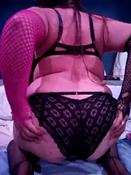 Snapshot of LovelyBunnie17 chatting on July 12, 10:12 pm LovelyBunnie17 online show from July 12, 10:12 pm