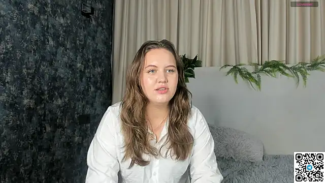 Snapshot of MissBadTiming chatting on June 27, 6:13 pm MissBadTiming online show from June 27, 6:13 pm