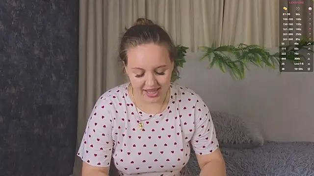 Snapshot of MissBadTiming chatting on July 17, 4:12 pm MissBadTiming online show from July 17, 4:12 pm