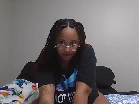 Snapshot of ManEaterMint chatting on June 18, 4:35 am ManEaterMint online show from June 18, 4:35 am