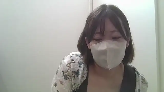 Snapshot of saki_cute chatting on June 29, 6:52 am saki cute online show from June 29, 6:52 am