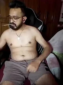 freakkydessi online show from July 3, 8:54 am