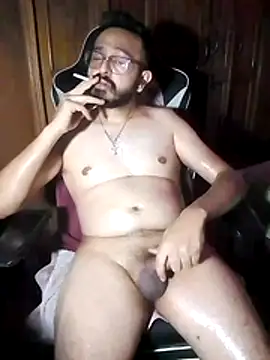 freakkydessi online show from July 7, 8:24 pm