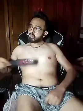 freakkydessi online show from July 10, 3:11 am