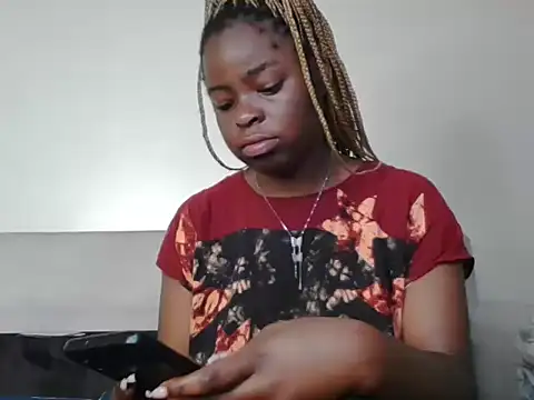 Snapshot of dark_divah chatting on August 3, 7:18 am dark divah online show from August 3, 7:18 am