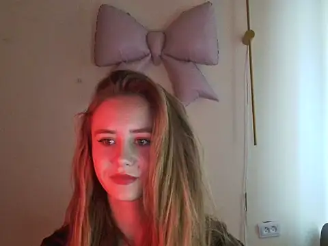 MyLittle Flame  online show from July 3, 12:11 pm