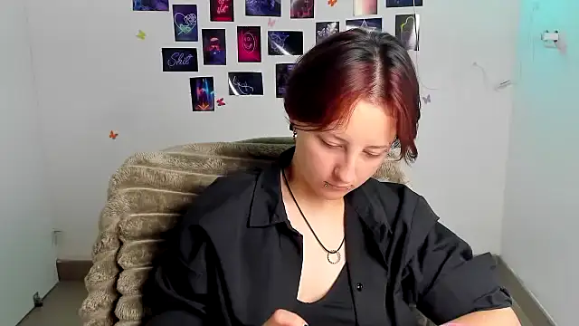 Snapshot of Dilara_Kiss_ chatting on August 5, 5:32 am Dilara Kiss online show from August 5, 5:32 am