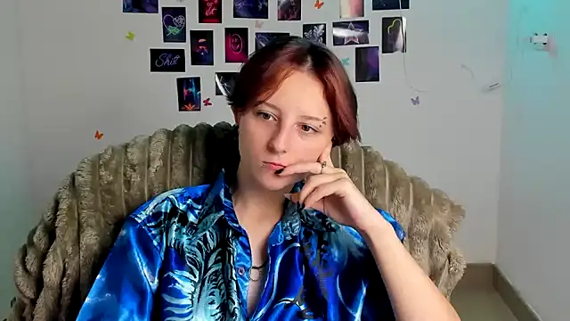 Snapshot of Dilara_Kiss_ chatting on August 6, 5:20 am Dilara Kiss online show from August 6, 5:20 am