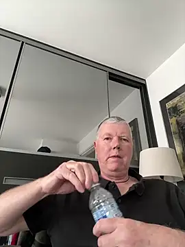 Snapshot of cumboy chatting on May 18, 12:00 pm cumboy online show from May 18, 12:00 pm