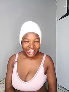 Snapshot of Cherryblush_2 chatting on June 24, 4:17 pm Cherryblush 2 online show from June 24, 4:17 pm