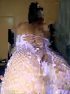 Snapshot of Nicollet2 chatting on August 5, 10:12 pm Nicollet2 online show from August 5, 10:12 pm