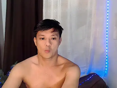 Snapshot of kingdomcum96 chatting on June 19, 10:24 pm kingdomcum96 online show from June 19, 10:24 pm