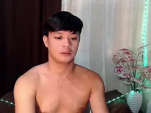 Snapshot of kingdomcum96 chatting on August 3, 10:35 pm kingdomcum96 online show from August 3, 10:35 pm