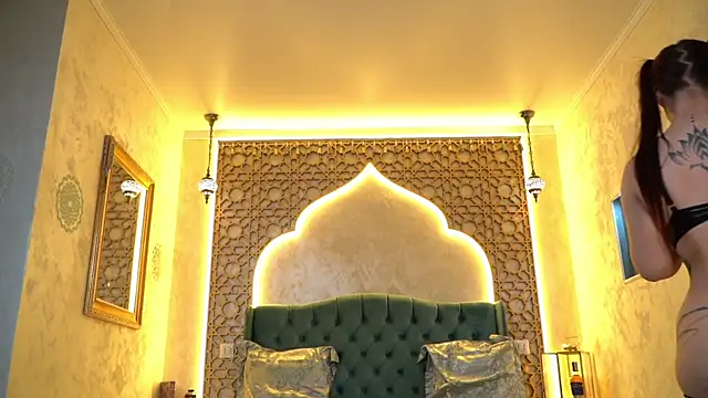 Snapshot of ButterBeba chatting on July 15, 5:29 pm ButterBeba online show from July 15, 5:29 pm