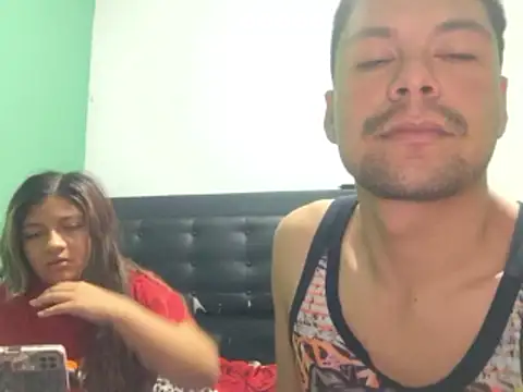 Snapshot of Axel_and_hazel101089 chatting on June 18, 9:30 pm Axel and hazel101089 online show from June 18, 9:30 pm