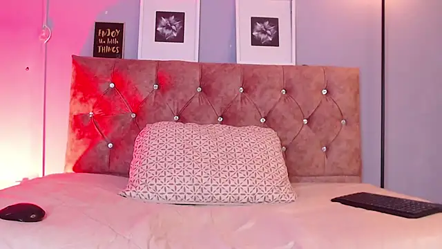vivirouse online show from July 13, 7:05 pm