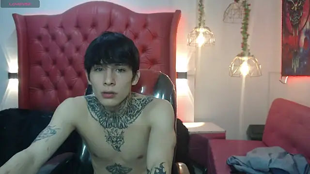 Snapshot of Cry_thereal chatting on July 6, 10:01 pm Cry thereal online show from July 6, 10:01 pm