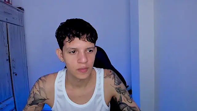 Snapshot of tylerrnova chatting on July 20, 3:54 am tylerrnova online show from July 20, 3:54 am