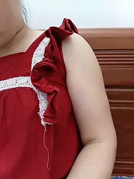 Snapshot of Bigtitss99 chatting on July 12, 2:52 pm Bigtitss99 online show from July 12, 2:52 pm