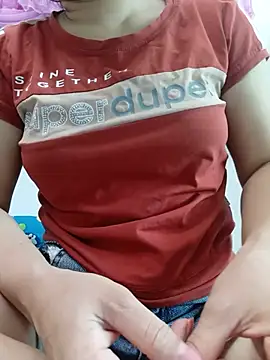 Snapshot of Bigtitss99 chatting on July 23, 3:37 am Bigtitss99 online show from July 23, 3:37 am