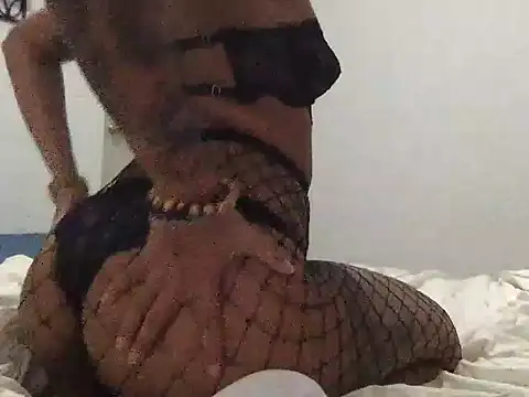 Snapshot of goddessmetzi chatting on June 30, 5:41 am goddessmetzi online show from June 30, 5:41 am