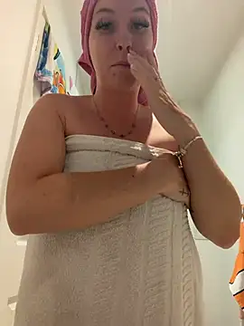 Snapshot of Coleyy_xx chatting on July 26, 7:32 pm Coleyy xx online show from July 26, 7:32 pm