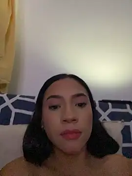 Snapshot of Sabrina_M chatting on July 5, 5:47 am Sabrina M online show from July 5, 5:47 am