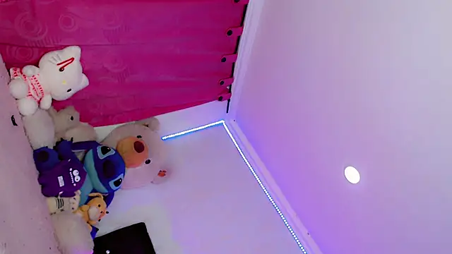 HeidiVanessa online show from July 15, 1:33 am