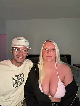 Blondebarbie21 online show from August 6, 3:25 pm