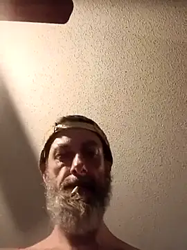 Snapshot of longerFellow chatting on June 22, 3:25 am longerFellow online show from June 22, 3:25 am