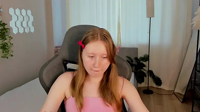 LiliTiny online show from August 2, 10:14 am
