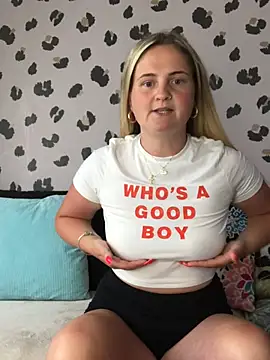 Juicy BabeXo online show from June 27, 2:12 pm
