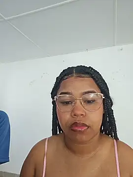 Snapshot of Alexandra_Jaramillo chatting on June 20, 12:19 pm Alexandra Jaramillo online show from June 20, 12:19 pm