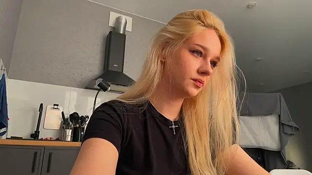 Snapshot of MichelleMargiela chatting on August 8, 12:46 am MichelleMargiela online show from August 8, 12:46 am