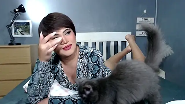 STUCK on YOU  online show from January 8, 9:28 pm