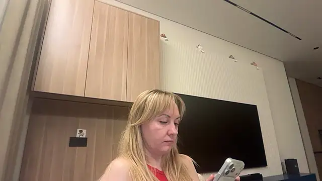 Dorielle online show from June 25, 6:01 pm