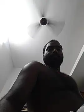 Snapshot of TinyBoy27 chatting on July 14, 6:13 pm TinyBoy27 online show from July 14, 6:13 pm