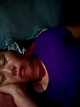 Snapshot of NyloveSquirt chatting on July 6, 4:20 pm NyloveSquirt online show from July 6, 4:20 pm